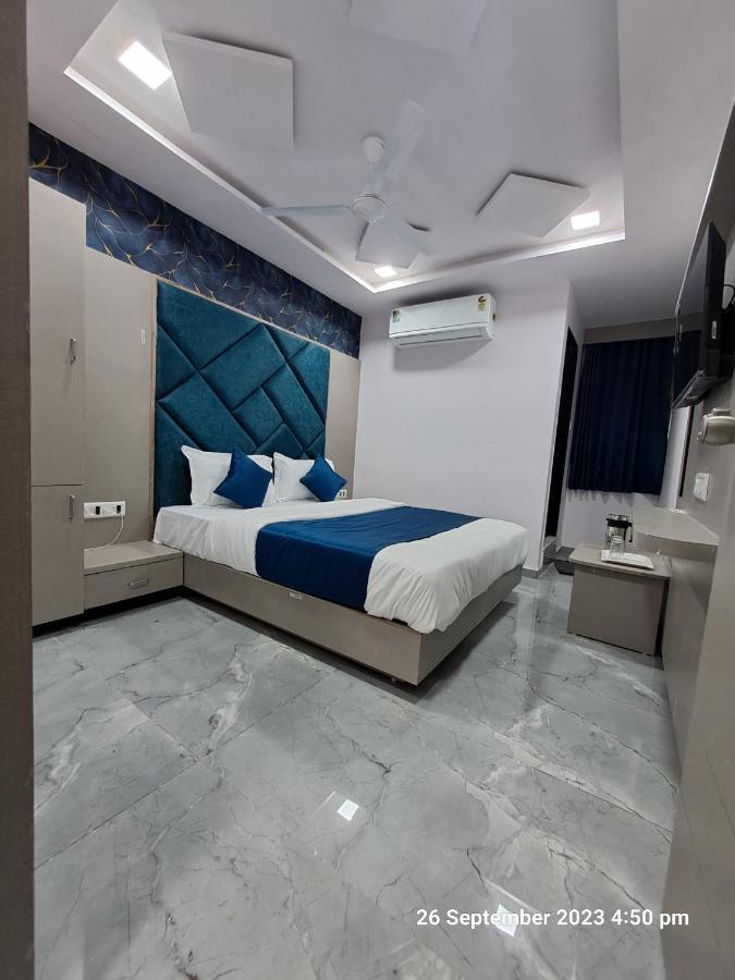 Hotel Kingdom Gandhinagar Exterior photo